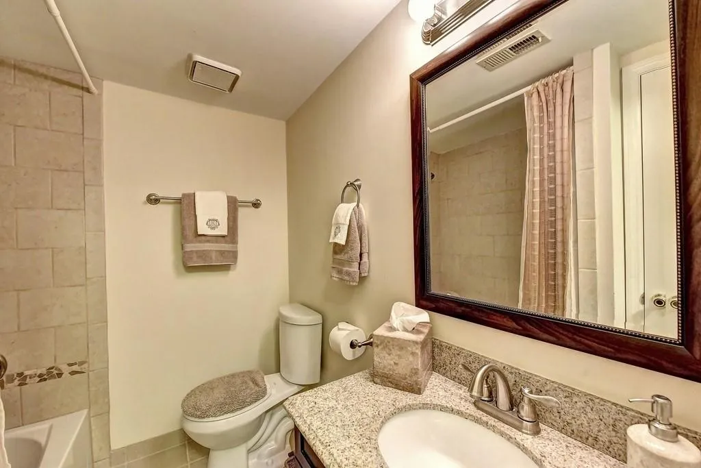 995 Ivy Falls Drive, Sandy Springs, Georgia 30328, 5 Bedrooms Bedrooms, ,4 BathroomsBathrooms,Residential,Sold,995 Ivy Falls Drive,6503120