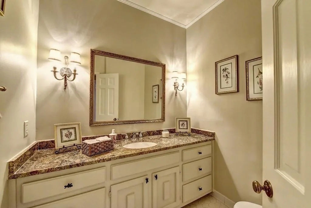 995 Ivy Falls Drive, Sandy Springs, Georgia 30328, 5 Bedrooms Bedrooms, ,4 BathroomsBathrooms,Residential,Sold,995 Ivy Falls Drive,6503120