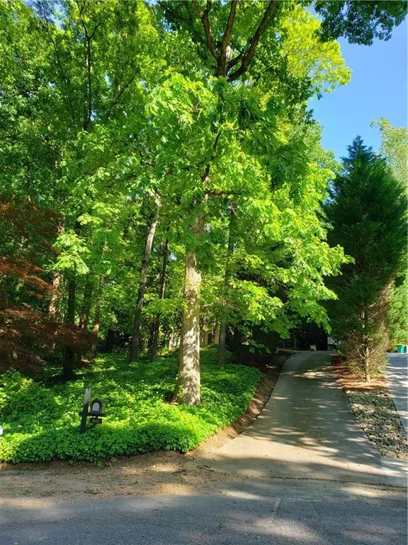 845 Starlight Circle, Atlanta, Georgia 30342, 3 Bedrooms Bedrooms, ,3 BathroomsBathrooms,Residential,Sold,845 Starlight Circle,6907222