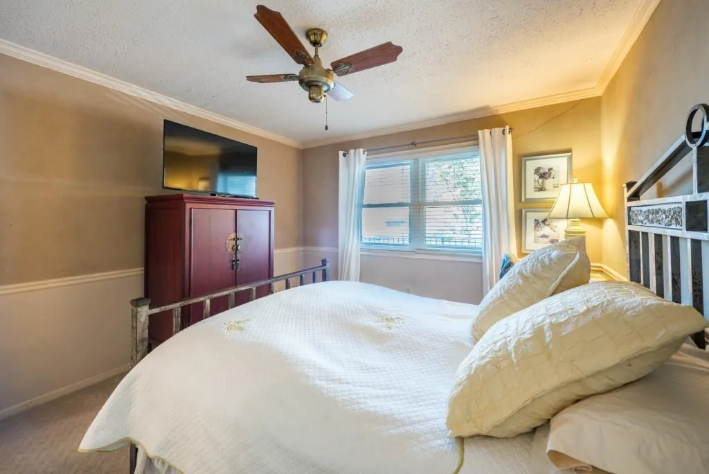 6851 Roswell Road Ne Unit D19, Sandy Springs, Georgia 30328, 3 Bedrooms Bedrooms, ,2 BathroomsBathrooms,Residential,Sold,6851 Roswell Road Ne Unit D19,5903821