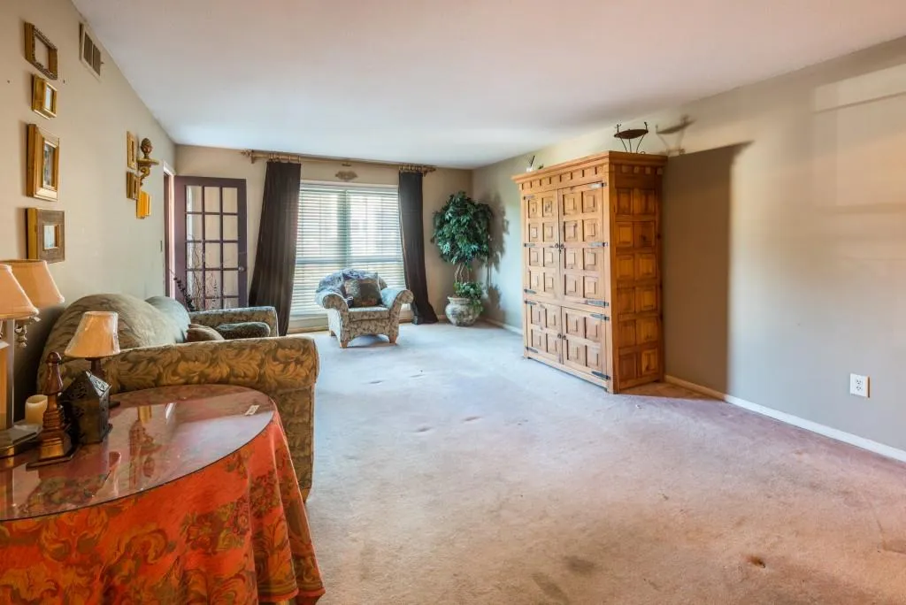 6851 Roswell Road Ne Unit D19, Sandy Springs, Georgia 30328, 3 Bedrooms Bedrooms, ,2 BathroomsBathrooms,Residential,Sold,6851 Roswell Road Ne Unit D19,5903821