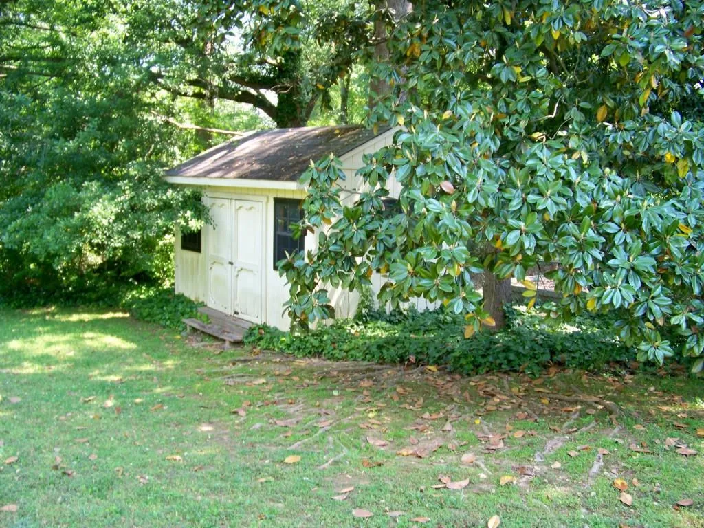 752 Starlight Court, Atlanta, Georgia 30342, 3 Bedrooms Bedrooms, ,2 BathroomsBathrooms,Residential,Sold,752 Starlight Court,5619361