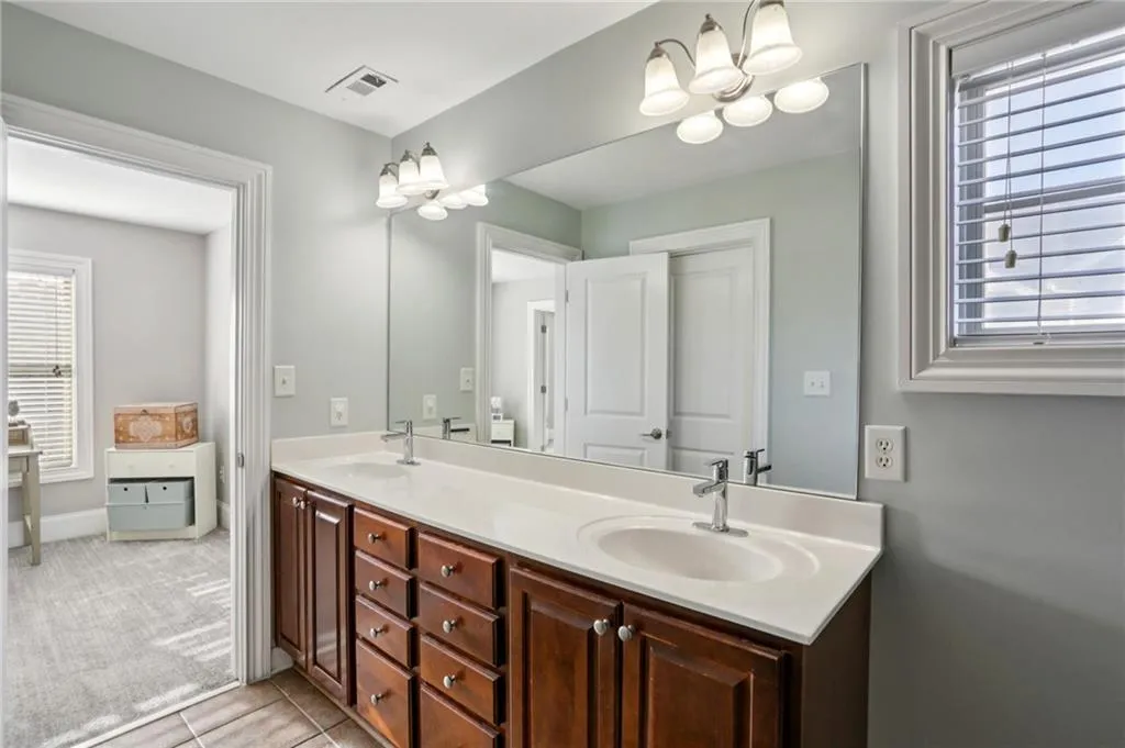 189 Le Gran Court Unit 44, Atlanta, Georgia 30328, 2 Bedrooms Bedrooms, ,2 BathroomsBathrooms,Residential,For Sale,189 Le Gran Court Unit 44,7741261