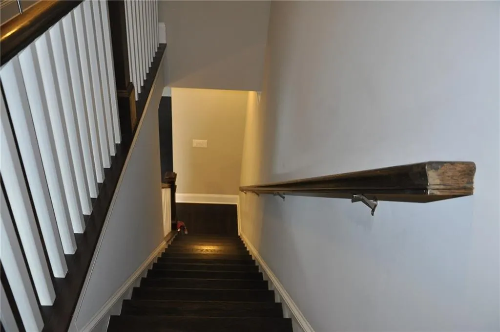 457 Alderwood Street, Sandy Springs, Georgia 30328, 3 Bedrooms Bedrooms, ,3 BathroomsBathrooms,Residential,Sold,457 Alderwood Street,6528027