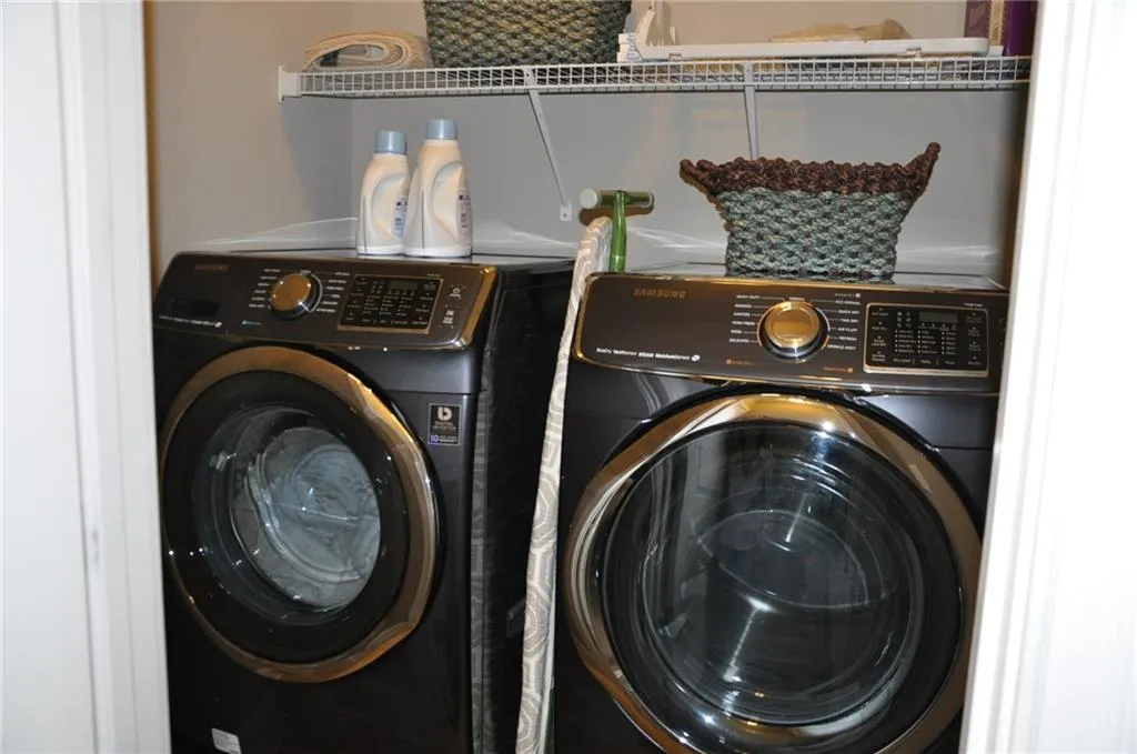 457 Alderwood Street, Sandy Springs, Georgia 30328, 3 Bedrooms Bedrooms, ,3 BathroomsBathrooms,Residential,Sold,457 Alderwood Street,6528027