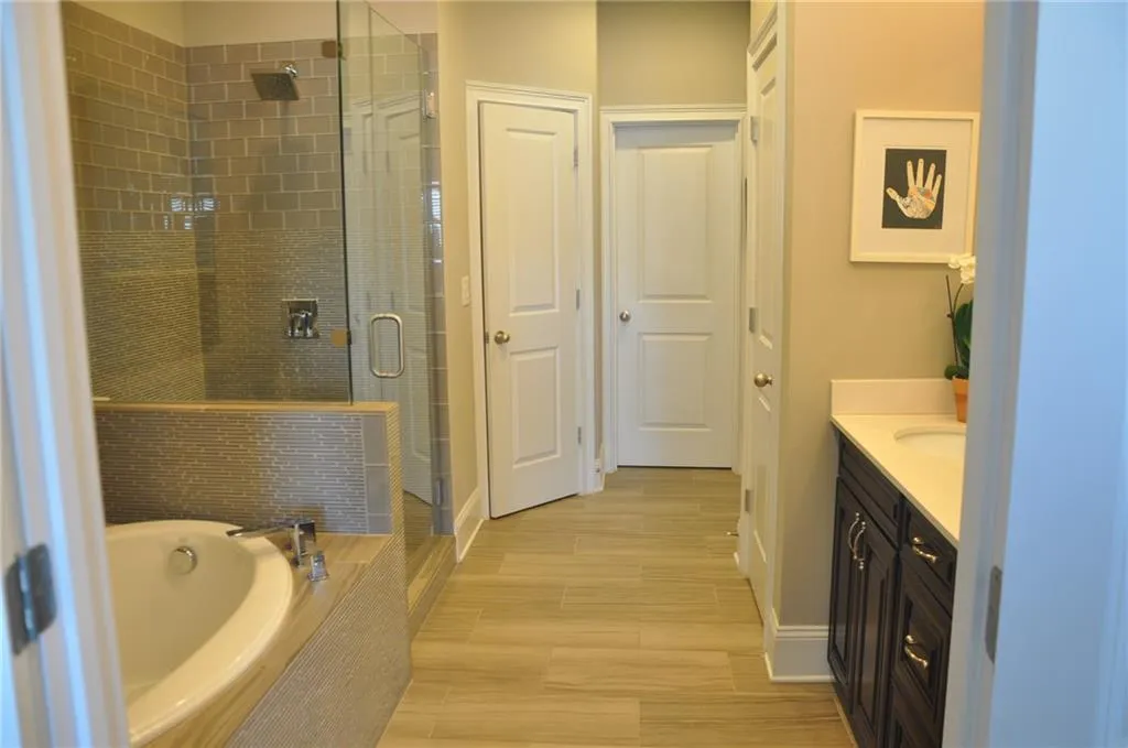 457 Alderwood Street, Sandy Springs, Georgia 30328, 3 Bedrooms Bedrooms, ,3 BathroomsBathrooms,Residential,Sold,457 Alderwood Street,6528027