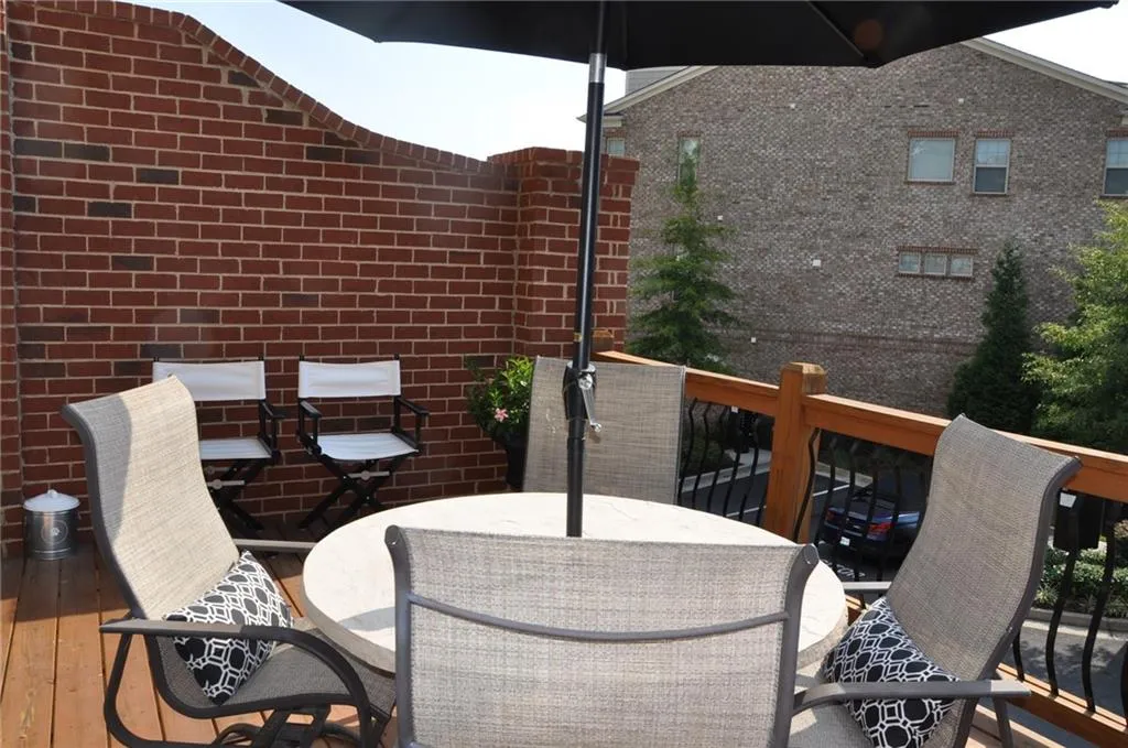 457 Alderwood Street, Sandy Springs, Georgia 30328, 3 Bedrooms Bedrooms, ,3 BathroomsBathrooms,Residential,Sold,457 Alderwood Street,6528027