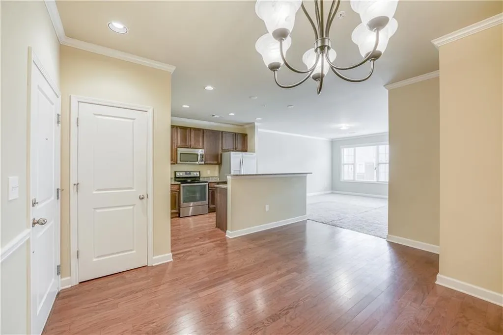 7265 Glisten Avenue Unit 111, Sandy Springs, Georgia 30328, 1 Bedroom Bedrooms, ,1 BathroomBathrooms,Residential,Sold,7265 Glisten Avenue Unit 111,7081868