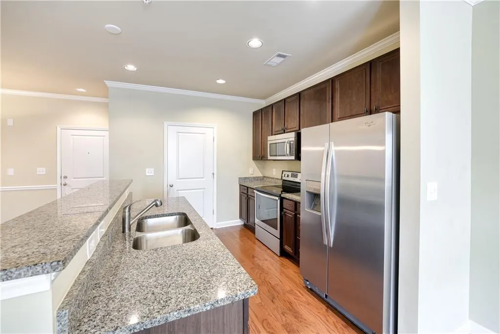 7265 Glisten Avenue Unit 111, Sandy Springs, Georgia 30328, 1 Bedroom Bedrooms, ,1 BathroomBathrooms,Residential,Sold,7265 Glisten Avenue Unit 111,7081868