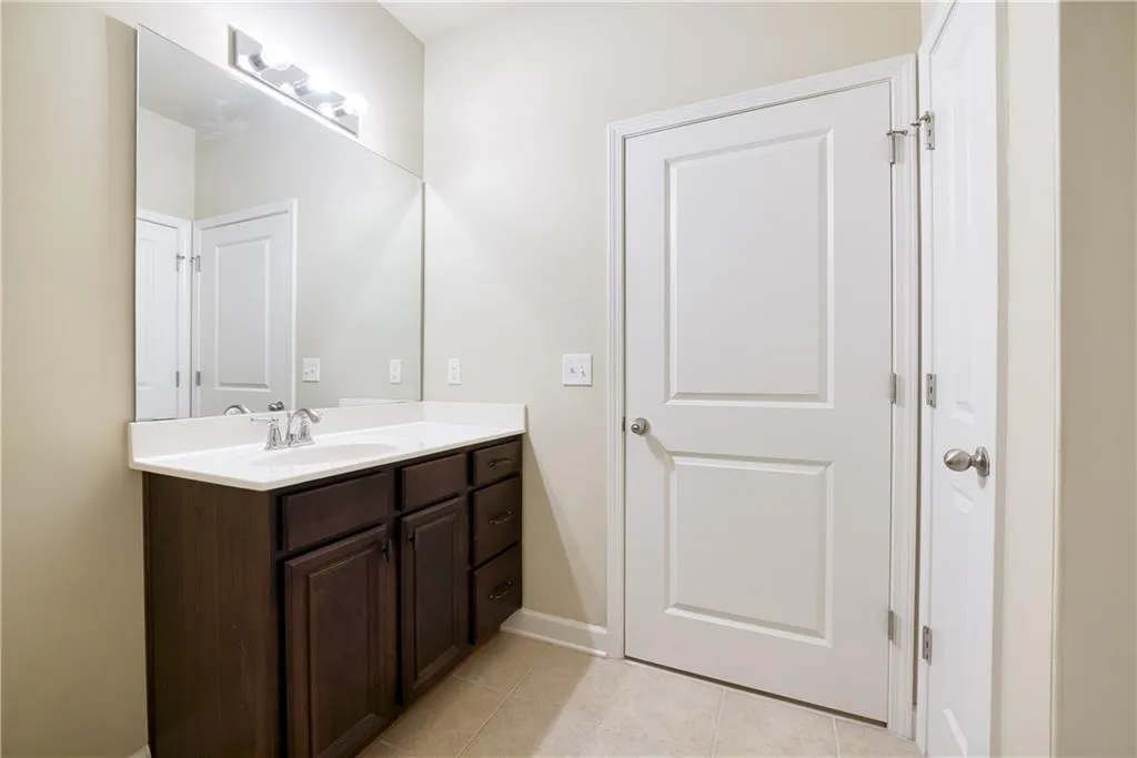 7265 Glisten Avenue Unit 111, Sandy Springs, Georgia 30328, 1 Bedroom Bedrooms, ,1 BathroomBathrooms,Residential,Sold,7265 Glisten Avenue Unit 111,7081868