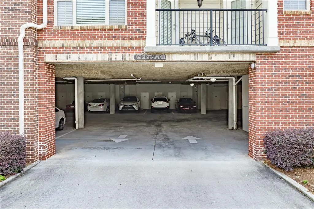 7265 Glisten Avenue Unit 111, Sandy Springs, Georgia 30328, 1 Bedroom Bedrooms, ,1 BathroomBathrooms,Residential,Sold,7265 Glisten Avenue Unit 111,7081868
