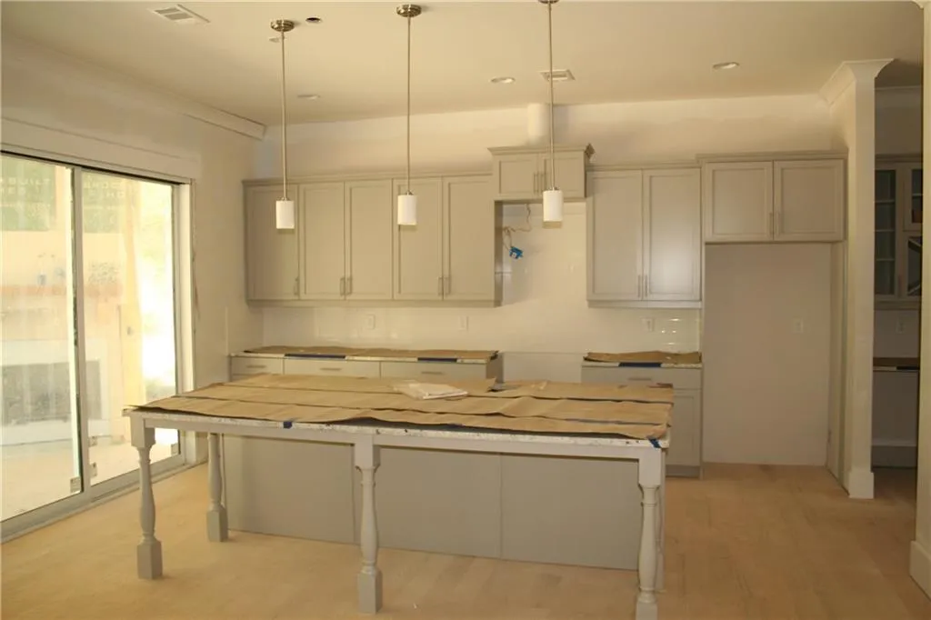 2027 Westside Boulevard Nw, Atlanta, Georgia 30318, 3 Bedrooms Bedrooms, ,2 BathroomsBathrooms,Residential,Sold,2027 Westside Boulevard Nw,6008444