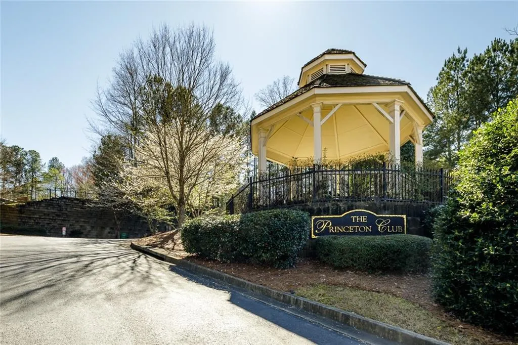 225 Trowbridge Road, Sandy Springs, Georgia 30350, 5 Bedrooms Bedrooms, ,4 BathroomsBathrooms,Residential,Sold,225 Trowbridge Road,6700947