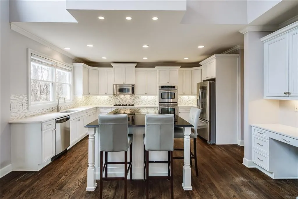 225 Trowbridge Road, Sandy Springs, Georgia 30350, 5 Bedrooms Bedrooms, ,4 BathroomsBathrooms,Residential,Sold,225 Trowbridge Road,6700947