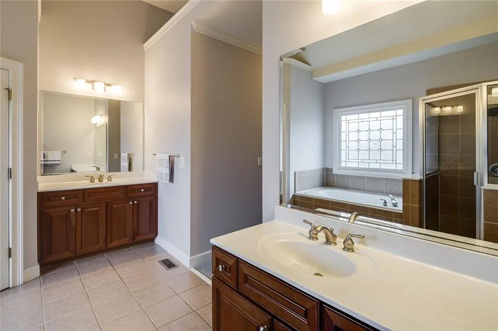 225 Trowbridge Road, Sandy Springs, Georgia 30350, 5 Bedrooms Bedrooms, ,4 BathroomsBathrooms,Residential,Sold,225 Trowbridge Road,6700947