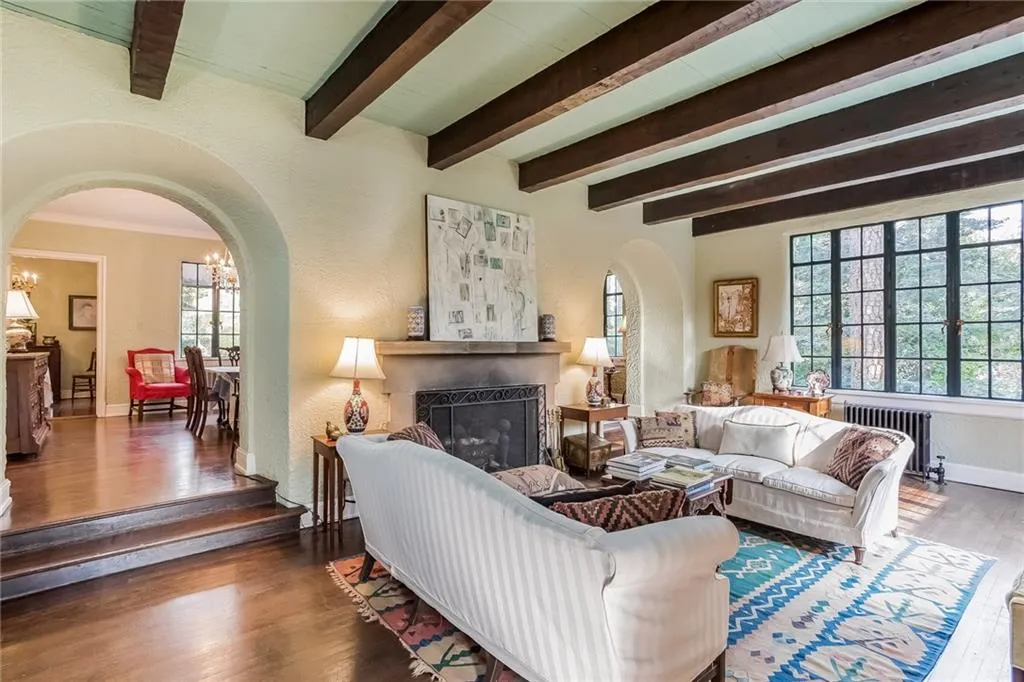 2555 Habersham Road Nw, Atlanta, Georgia 30305, 5 Bedrooms Bedrooms, ,3 BathroomsBathrooms,Residential,Sold,2555 Habersham Road Nw,5658342