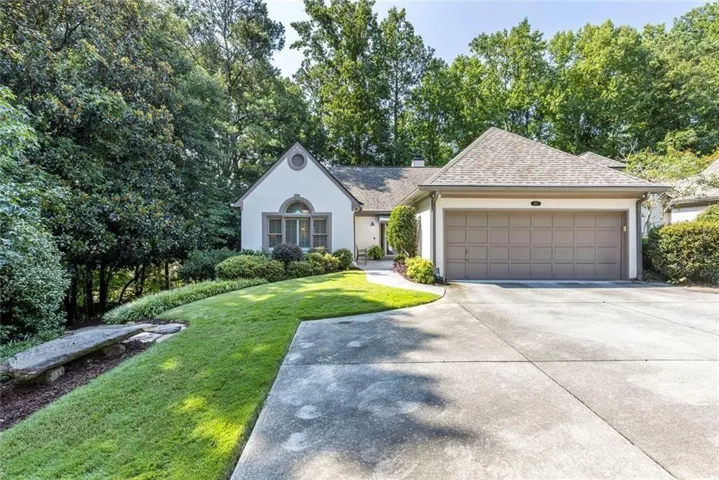 450 Greenlaurel Drive Ne, Sandy Springs, Georgia 30342