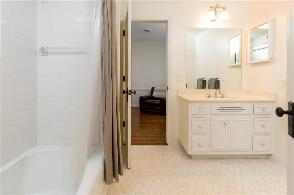 4765 Lafayette Avenue Nw, Atlanta, Georgia 30327, 5 Bedrooms Bedrooms, ,3 BathroomsBathrooms,Residential,Sold,4765 Lafayette Avenue Nw,5963507