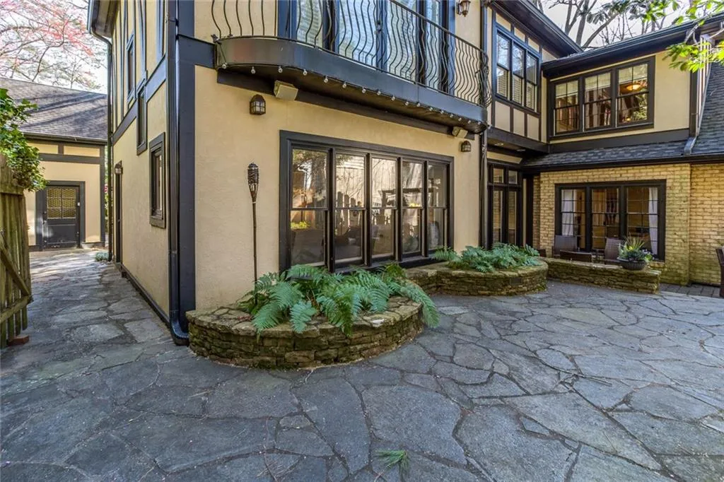 4765 Lafayette Avenue Nw, Atlanta, Georgia 30327, 5 Bedrooms Bedrooms, ,3 BathroomsBathrooms,Residential,Sold,4765 Lafayette Avenue Nw,5963507