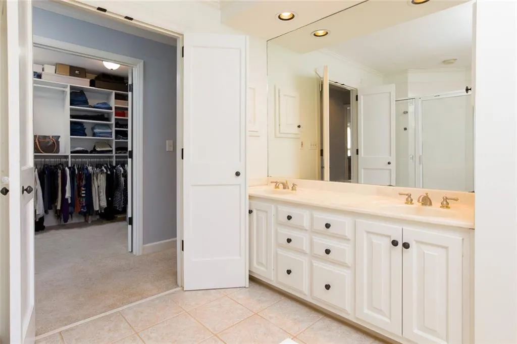 4765 Lafayette Avenue Nw, Atlanta, Georgia 30327, 5 Bedrooms Bedrooms, ,3 BathroomsBathrooms,Residential,Sold,4765 Lafayette Avenue Nw,5963507