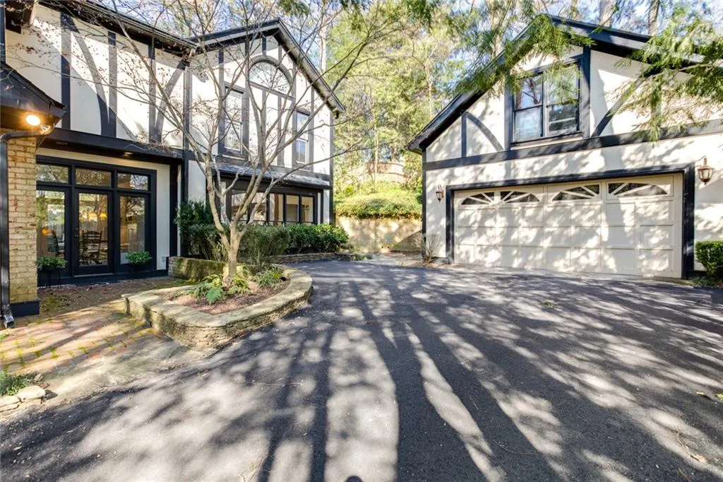 4765 Lafayette Avenue Nw, Atlanta, Georgia 30327, 5 Bedrooms Bedrooms, ,3 BathroomsBathrooms,Residential,Sold,4765 Lafayette Avenue Nw,5963507