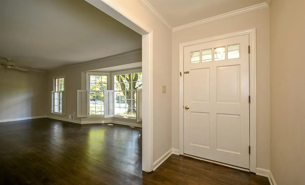 6565 Wright Circle, Sandy Springs, Georgia 30328, 3 Bedrooms Bedrooms, ,2 BathroomsBathrooms,Residential,Sold,6565 Wright Circle,6083389