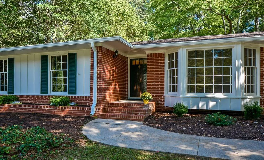6565 Wright Circle, Sandy Springs, Georgia 30328, 3 Bedrooms Bedrooms, ,2 BathroomsBathrooms,Residential,Sold,6565 Wright Circle,6083389
