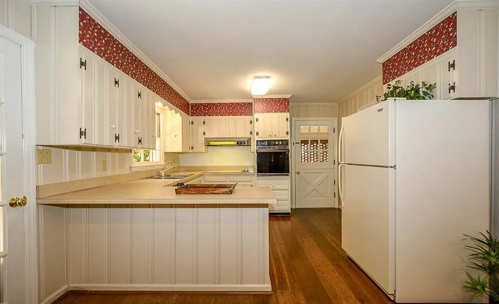 6565 Wright Circle, Sandy Springs, Georgia 30328, 3 Bedrooms Bedrooms, ,2 BathroomsBathrooms,Residential,Sold,6565 Wright Circle,6083389