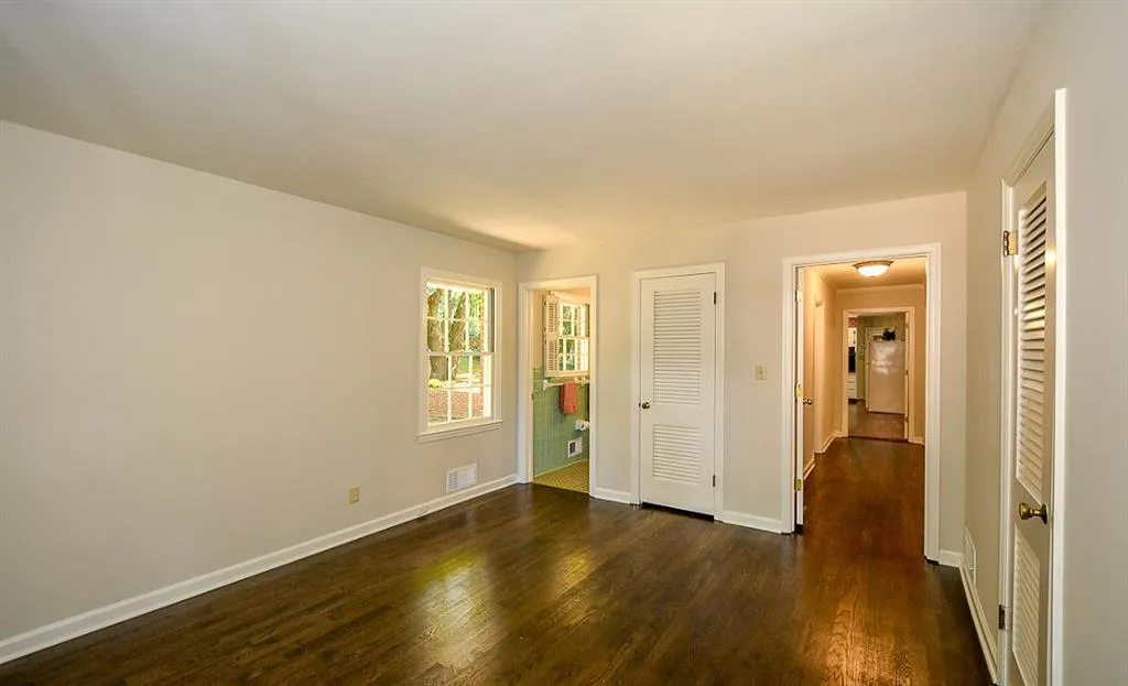 6565 Wright Circle, Sandy Springs, Georgia 30328, 3 Bedrooms Bedrooms, ,2 BathroomsBathrooms,Residential,Sold,6565 Wright Circle,6083389
