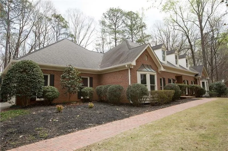 2980 Spalding Drive, Atlanta, Georgia 30350, 6 Bedrooms Bedrooms, ,5 BathroomsBathrooms,Residential,Sold,2980 Spalding Drive,6021842