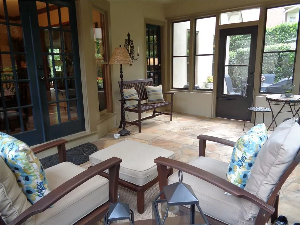 7720 Dunvegan Close, Sandy Springs, Georgia 30350, 4 Bedrooms Bedrooms, ,4 BathroomsBathrooms,Residential,Sold,7720 Dunvegan Close,5717018