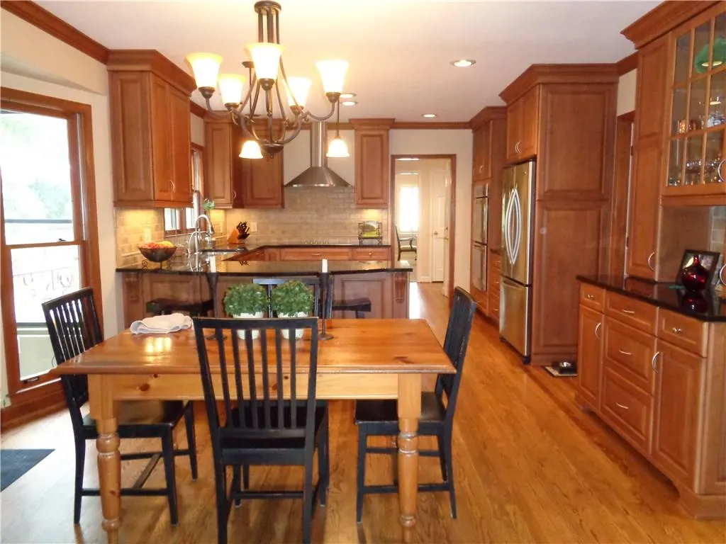 7720 Dunvegan Close, Sandy Springs, Georgia 30350, 4 Bedrooms Bedrooms, ,4 BathroomsBathrooms,Residential,Sold,7720 Dunvegan Close,5717018