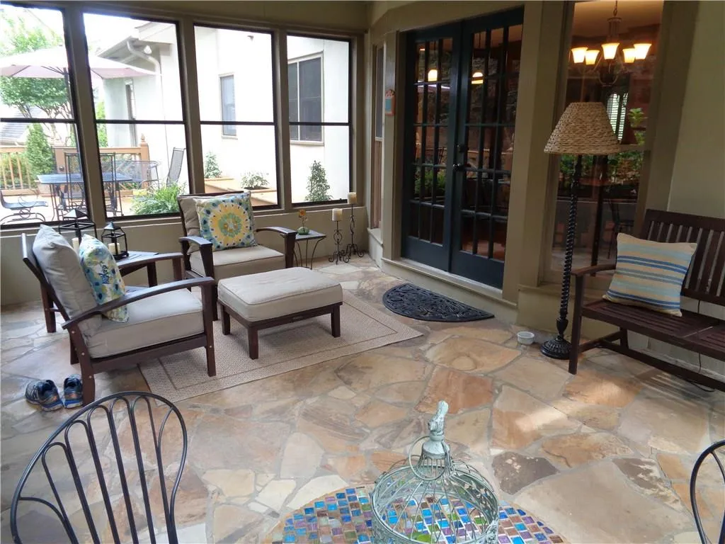 7720 Dunvegan Close, Sandy Springs, Georgia 30350, 4 Bedrooms Bedrooms, ,4 BathroomsBathrooms,Residential,Sold,7720 Dunvegan Close,5717018