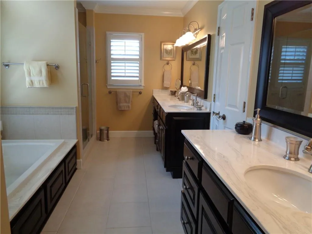 7720 Dunvegan Close, Sandy Springs, Georgia 30350, 4 Bedrooms Bedrooms, ,4 BathroomsBathrooms,Residential,Sold,7720 Dunvegan Close,5717018