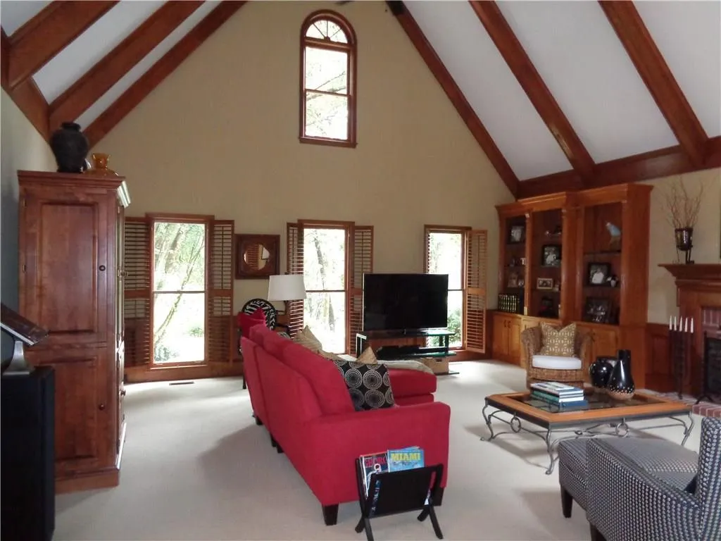 7720 Dunvegan Close, Sandy Springs, Georgia 30350, 4 Bedrooms Bedrooms, ,4 BathroomsBathrooms,Residential,Sold,7720 Dunvegan Close,5717018