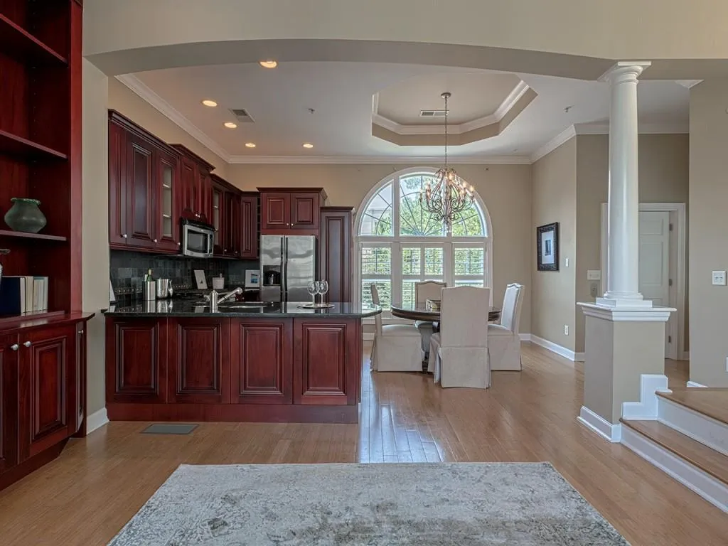 3541 Roswell Road Ne Unit 14, Atlanta, Georgia 30305, 2 Bedrooms Bedrooms, ,2 BathroomsBathrooms,Residential,Sold,3541 Roswell Road Ne Unit 14,5877264
