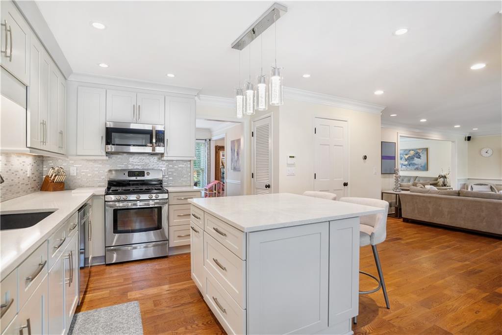 560 Tahoma Drive, Sandy Springs, Georgia 30350, 4 Bedrooms Bedrooms, ,2 BathroomsBathrooms,Residential,Sold,560 Tahoma Drive,7295183