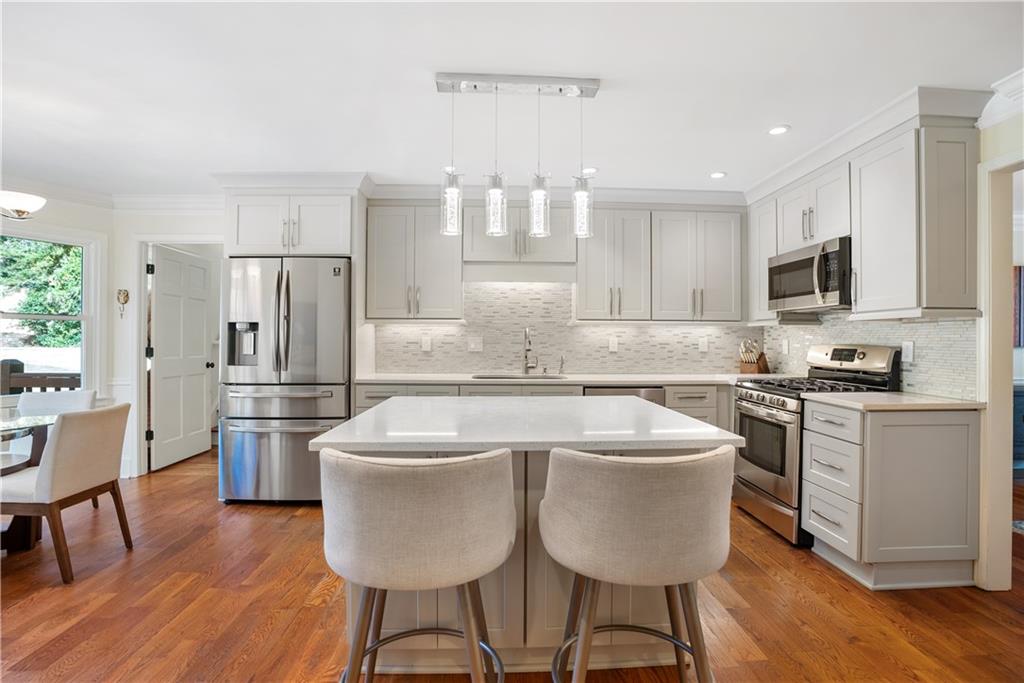 560 Tahoma Drive, Sandy Springs, Georgia 30350, 4 Bedrooms Bedrooms, ,2 BathroomsBathrooms,Residential,Sold,560 Tahoma Drive,7295183