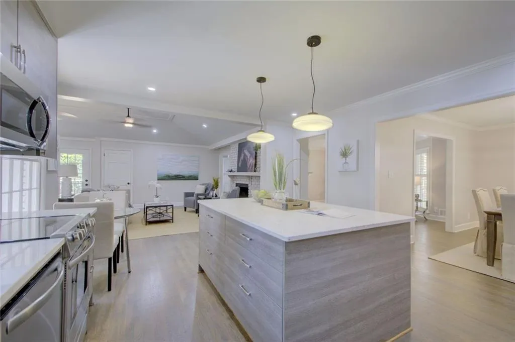 505 Dogwood Valley Drive, Sandy Springs, Georgia 30342, 6 Bedrooms Bedrooms, ,4 BathroomsBathrooms,Residential,Sold,505 Dogwood Valley Drive,6880756