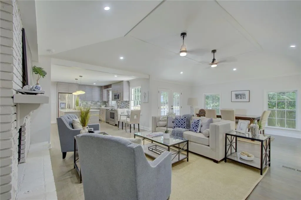 505 Dogwood Valley Drive, Sandy Springs, Georgia 30342, 6 Bedrooms Bedrooms, ,4 BathroomsBathrooms,Residential,Sold,505 Dogwood Valley Drive,6880756