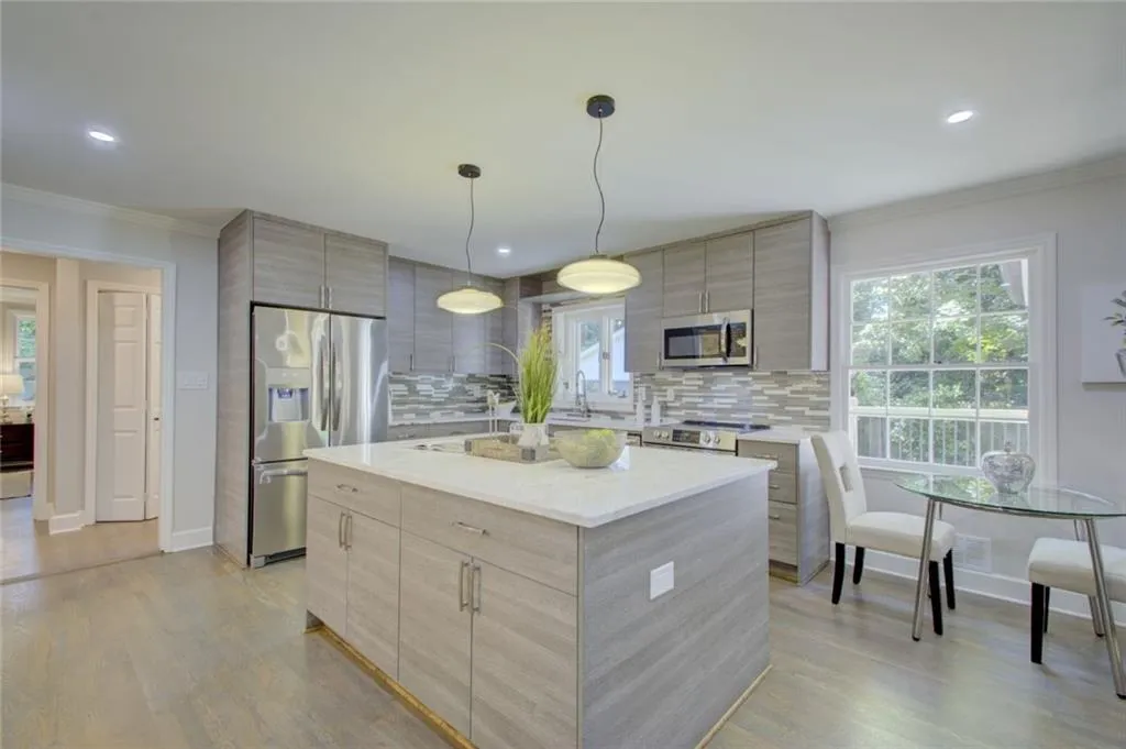 505 Dogwood Valley Drive, Sandy Springs, Georgia 30342, 6 Bedrooms Bedrooms, ,4 BathroomsBathrooms,Residential,Sold,505 Dogwood Valley Drive,6880756