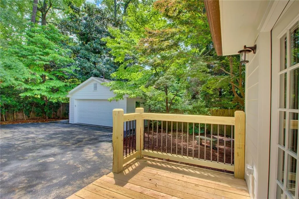 505 Dogwood Valley Drive, Sandy Springs, Georgia 30342, 6 Bedrooms Bedrooms, ,4 BathroomsBathrooms,Residential,Sold,505 Dogwood Valley Drive,6880756