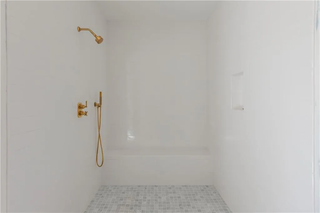 Secondary Master bath up