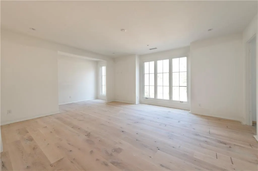 1890 W Paces Ferry Road Nw, Atlanta, Georgia 30327, 6 Bedrooms Bedrooms, ,7 BathroomsBathrooms,Residential,For Sale,1890 W Paces Ferry Road Nw,7503183