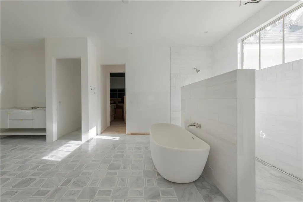 1890 W Paces Ferry Road Nw, Atlanta, Georgia 30327, 6 Bedrooms Bedrooms, ,7 BathroomsBathrooms,Residential,For Sale,1890 W Paces Ferry Road Nw,7503183