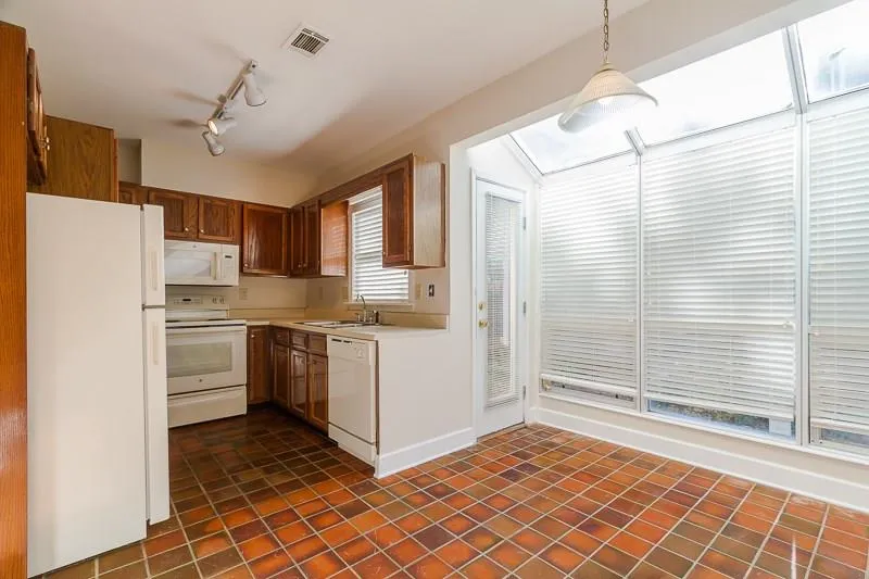 7500 Roswell Road Unit 23, Atlanta, Georgia 30350, 2 Bedrooms Bedrooms, ,2 BathroomsBathrooms,Residential,Sold,7500 Roswell Road Unit 23,5760934