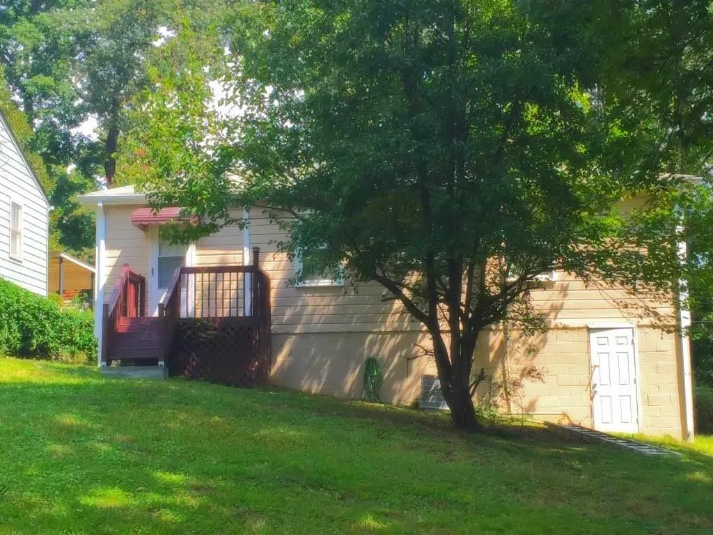 1836 Spring Avenue, Atlanta, Georgia 30318, 2 Bedrooms Bedrooms, ,1 BathroomBathrooms,Residential,Sold,1836 Spring Avenue,5583652 1836 Spring Avenue, Atlanta, Georgia 30318, 2 Bedrooms Bedrooms, ,1 BathroomBathrooms,Residential,Sold,1836 Spring Avenue,5583652