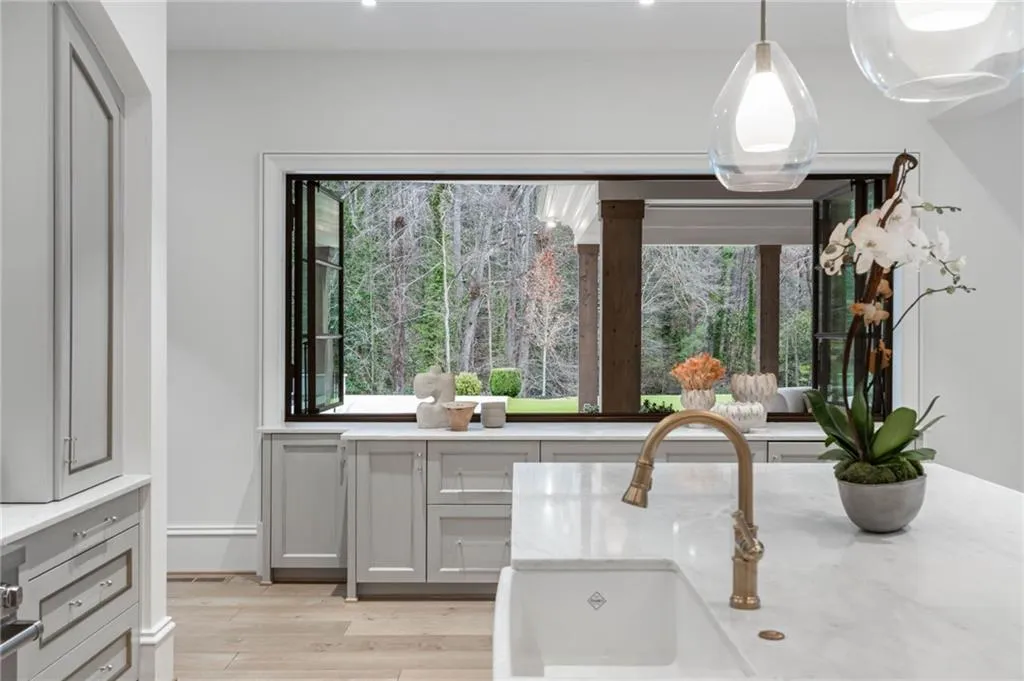 5245 Kenbrook Way, Sandy Springs, Georgia 30327, 6 Bedrooms Bedrooms, ,7 BathroomsBathrooms,Residential,For Sale,5245 Kenbrook Way,7715744