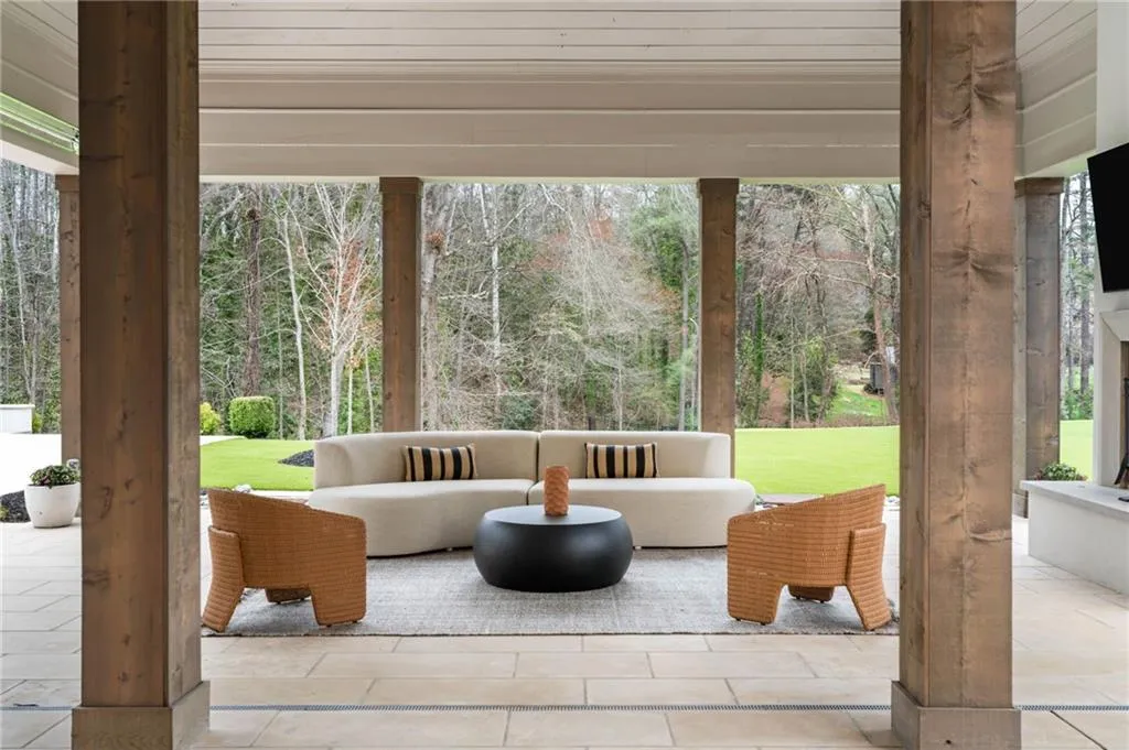 5245 Kenbrook Way, Sandy Springs, Georgia 30327, 6 Bedrooms Bedrooms, ,7 BathroomsBathrooms,Residential,For Sale,5245 Kenbrook Way,7715744