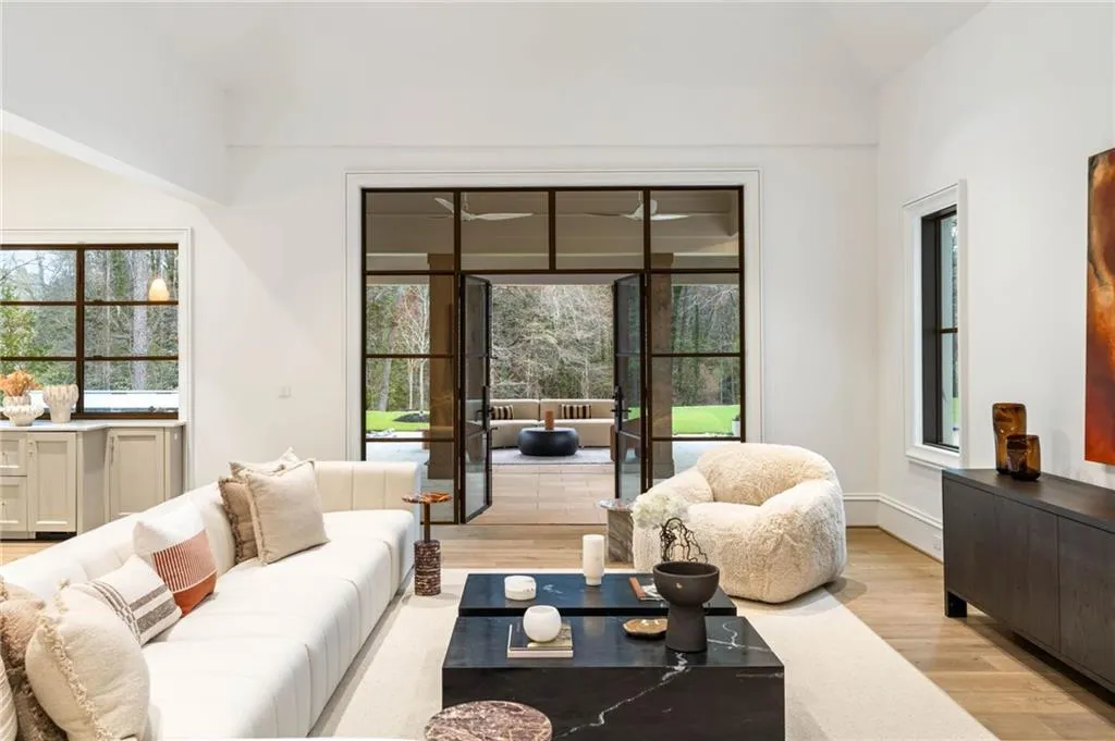 5245 Kenbrook Way, Sandy Springs, Georgia 30327, 6 Bedrooms Bedrooms, ,7 BathroomsBathrooms,Residential,For Sale,5245 Kenbrook Way,7715744